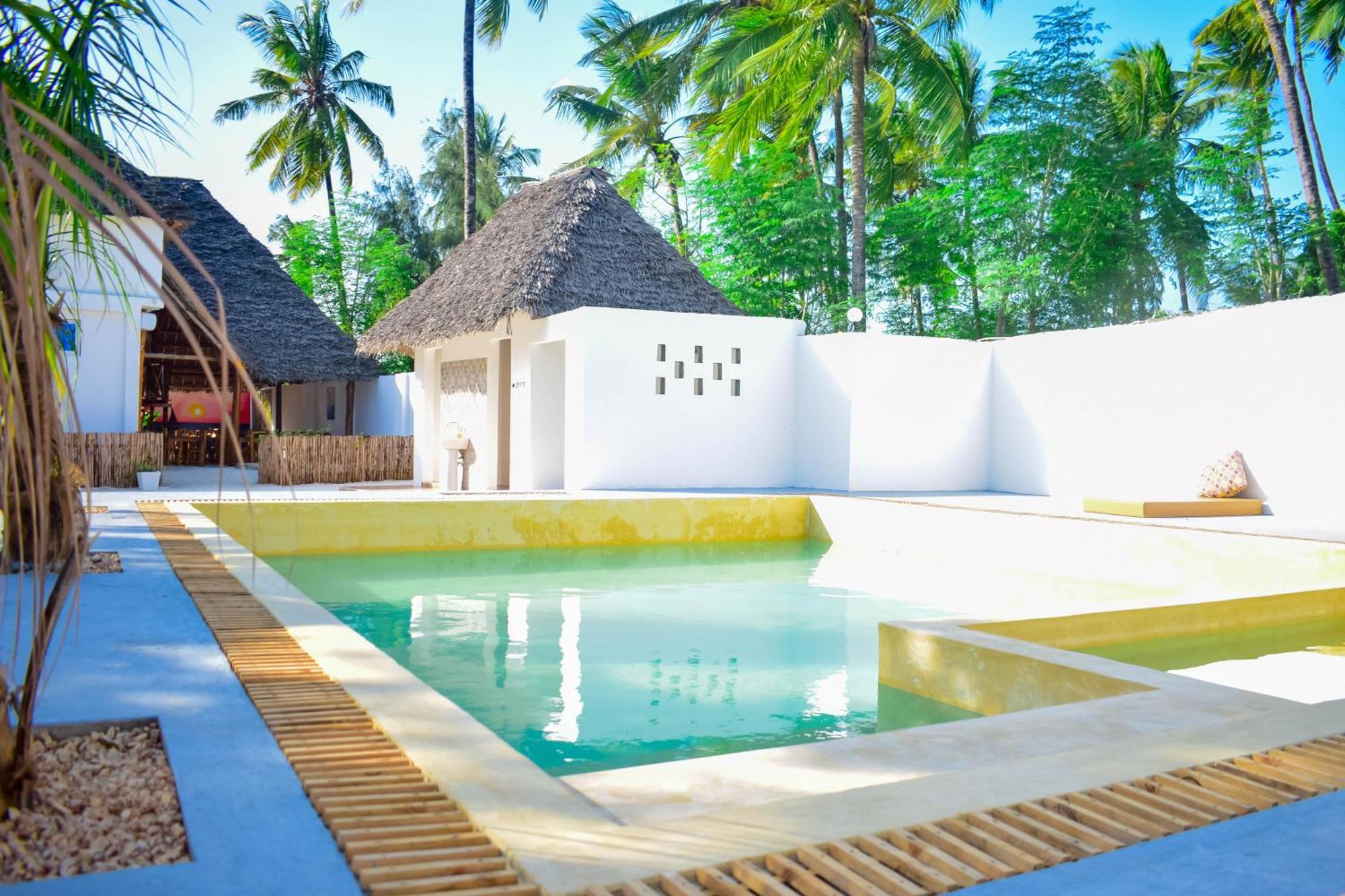 Uhuru House And Restaurant นูงวี ภายนอก รูปภาพ